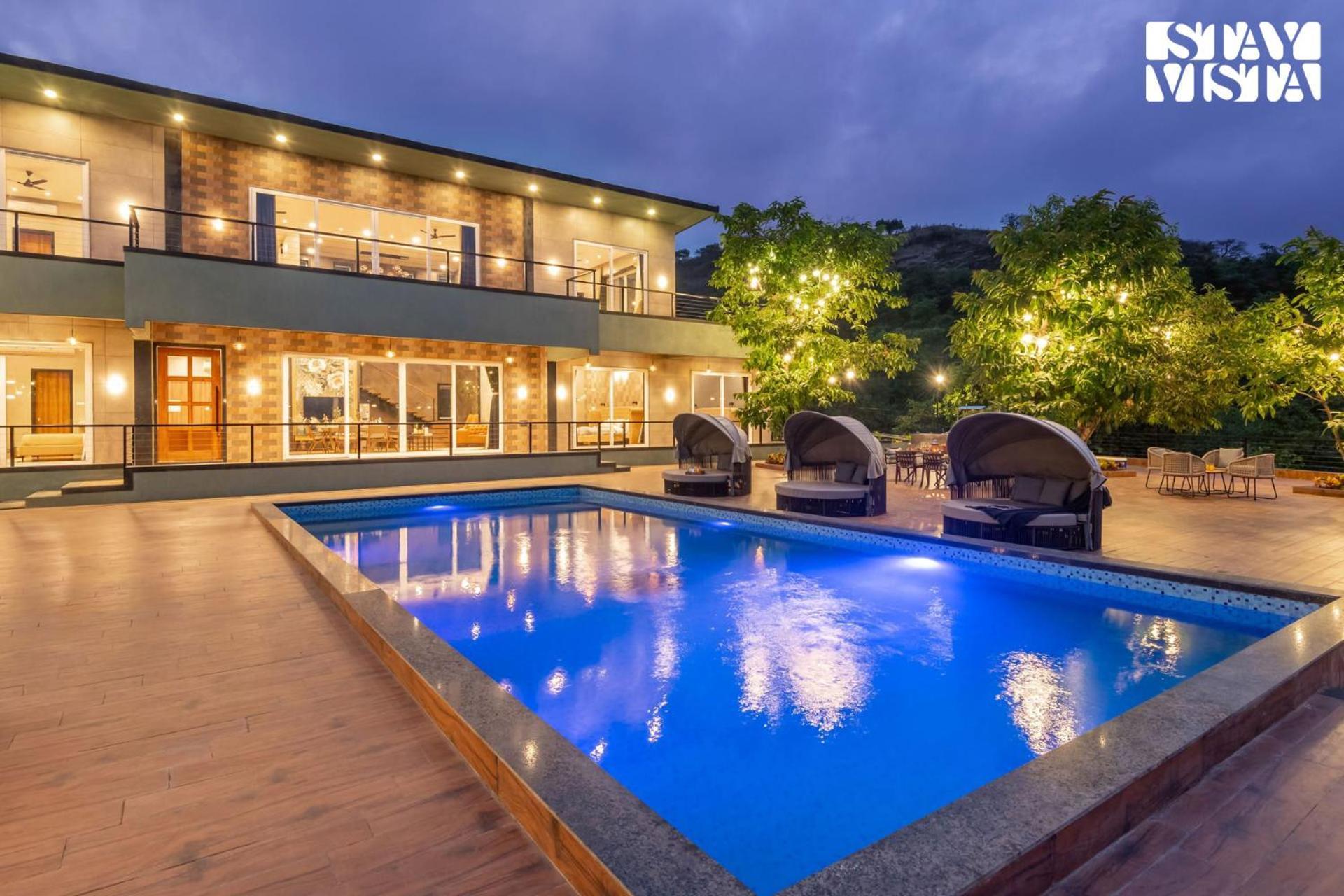 Stayvista At La Nirvana With Pool, Music Speaker & Indoor-Outdoor Game Lonavala Ngoại thất bức ảnh