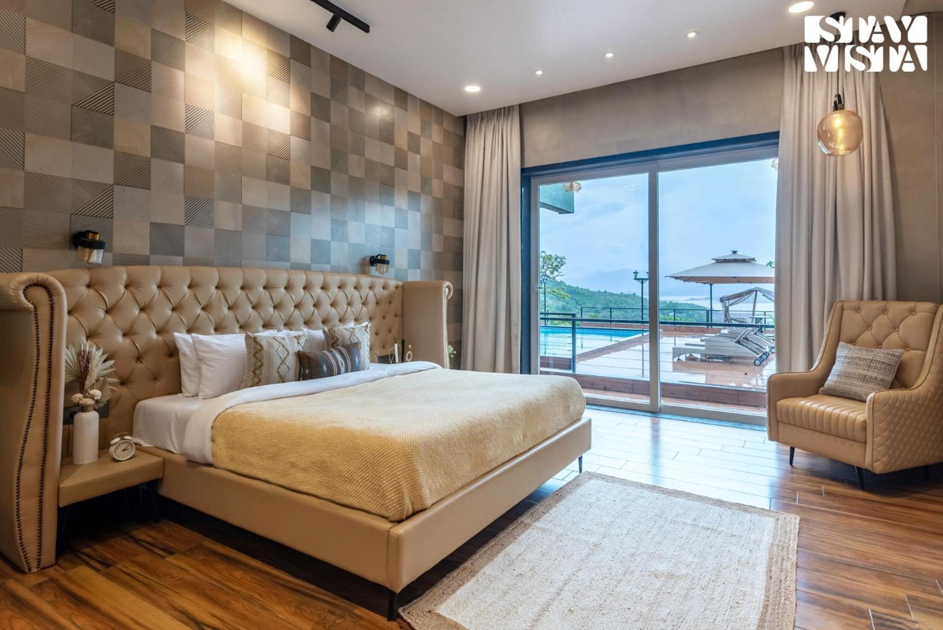 Stayvista At La Nirvana With Pool, Music Speaker & Indoor-Outdoor Game Lonavala Ngoại thất bức ảnh