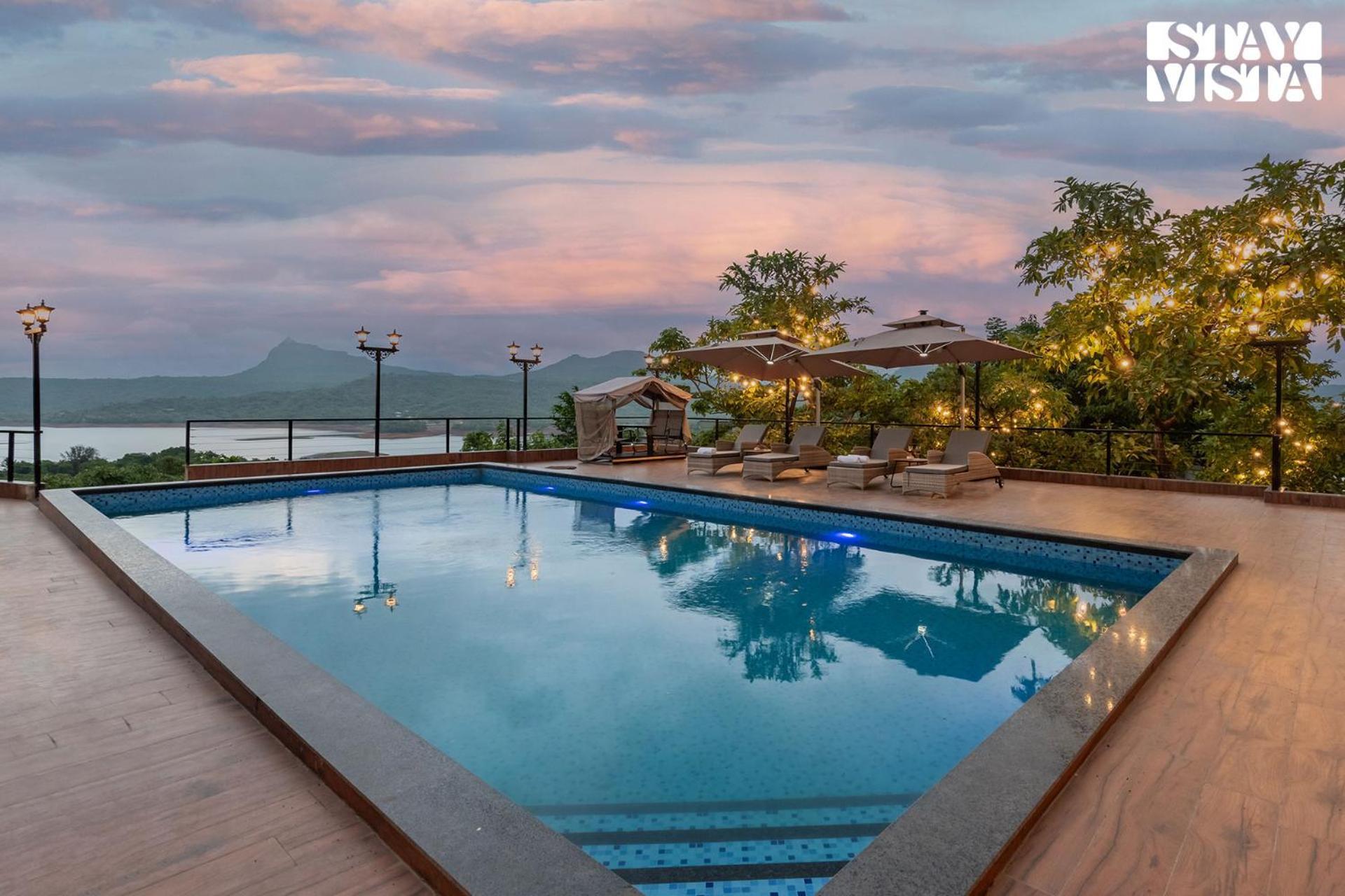 Stayvista At La Nirvana With Pool, Music Speaker & Indoor-Outdoor Game Lonavala Ngoại thất bức ảnh