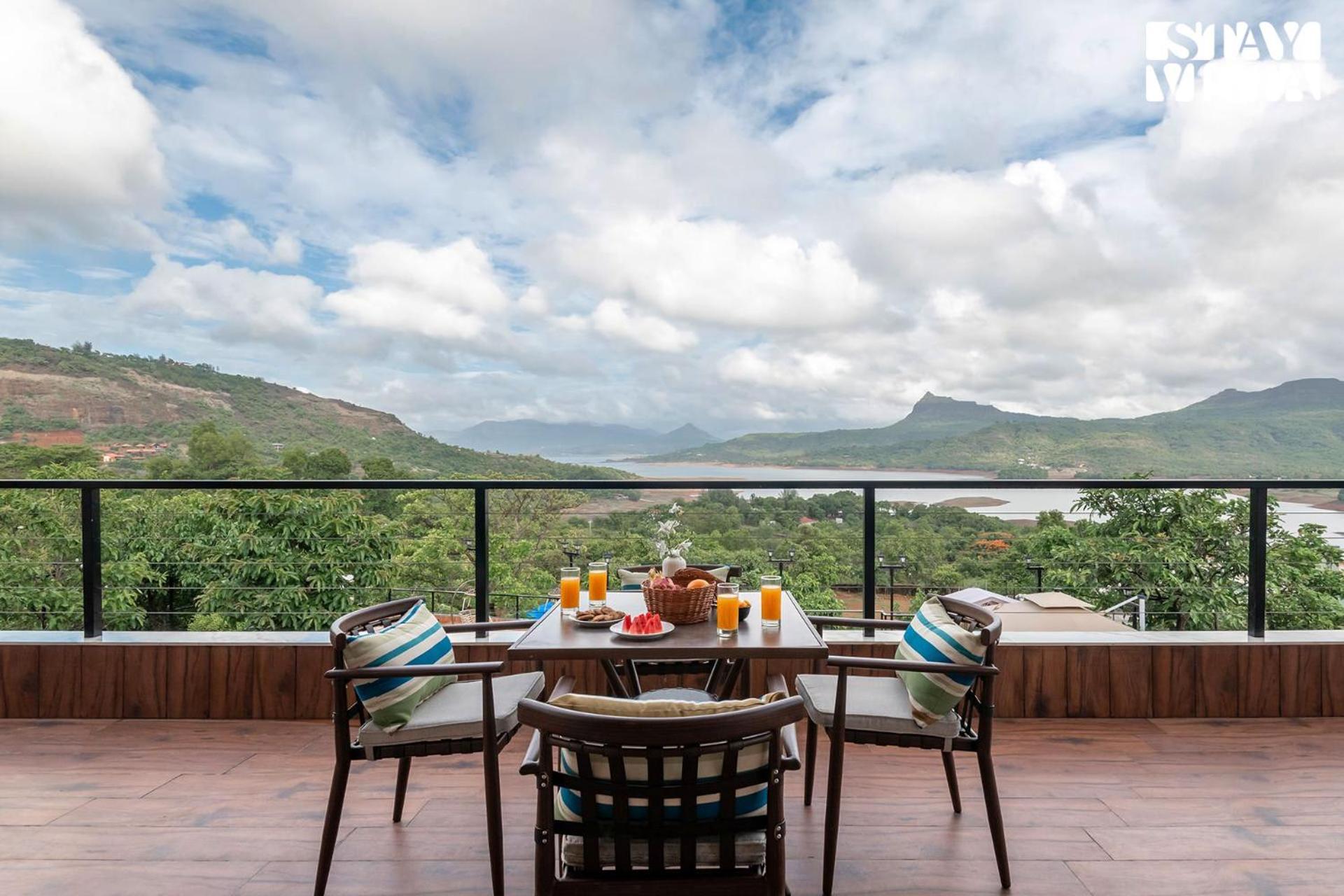 Stayvista At La Nirvana With Pool, Music Speaker & Indoor-Outdoor Game Lonavala Ngoại thất bức ảnh