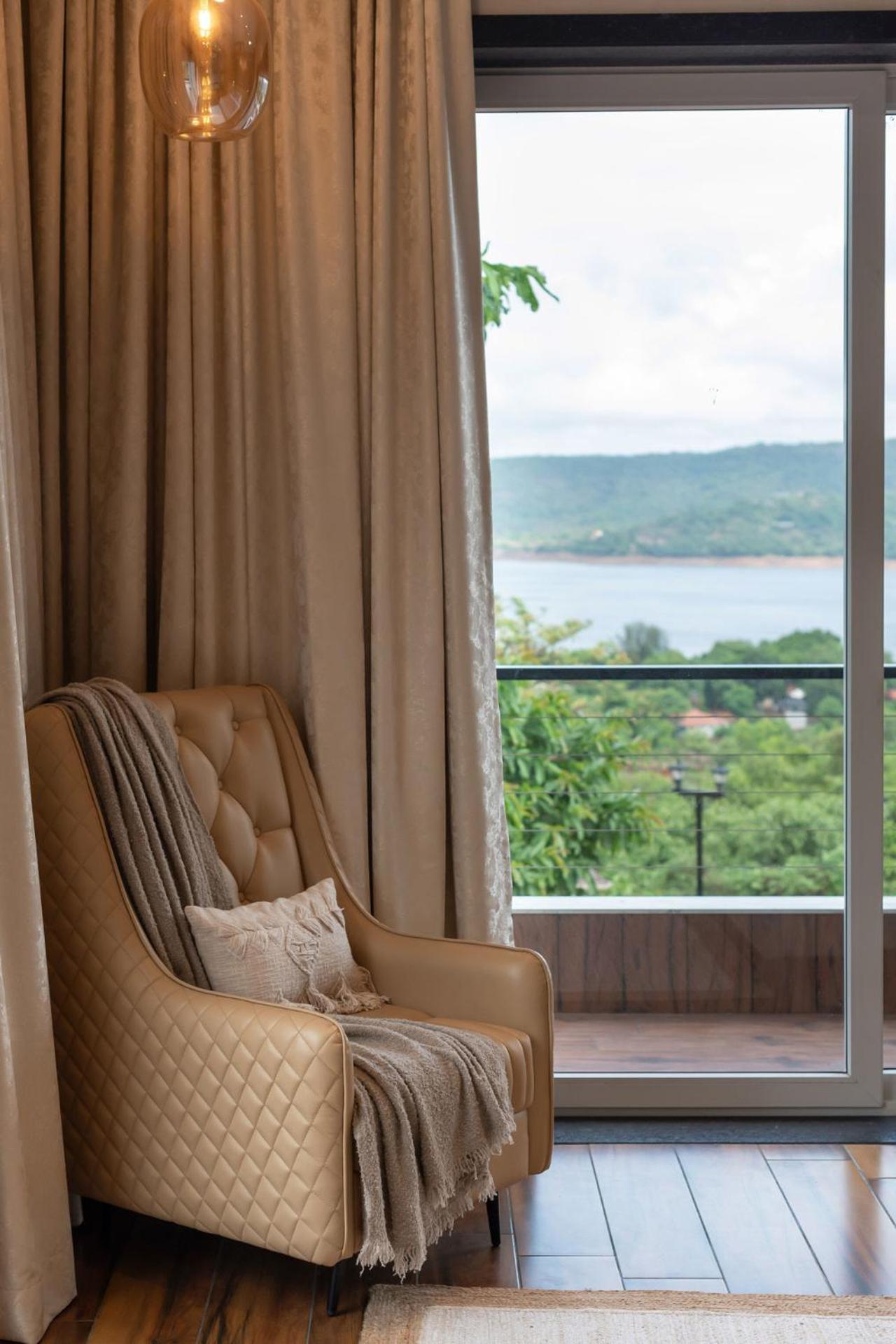 Stayvista At La Nirvana With Pool, Music Speaker & Indoor-Outdoor Game Lonavala Ngoại thất bức ảnh