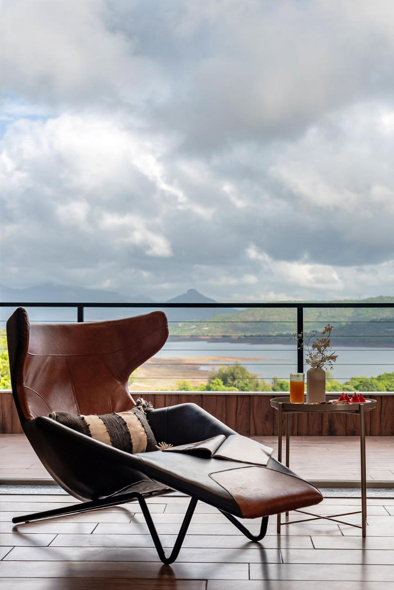 Stayvista At La Nirvana With Pool, Music Speaker & Indoor-Outdoor Game Lonavala Ngoại thất bức ảnh