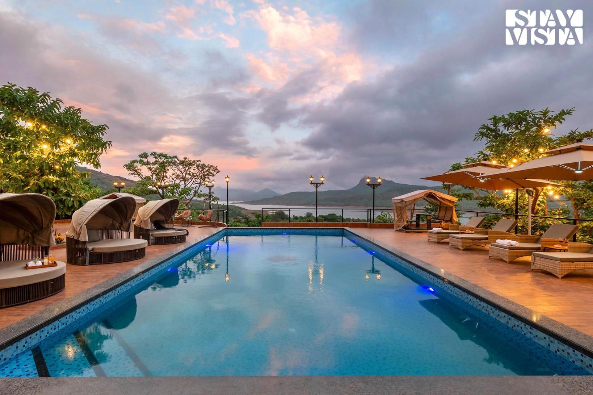 Stayvista At La Nirvana With Pool, Music Speaker & Indoor-Outdoor Game Lonavala Ngoại thất bức ảnh