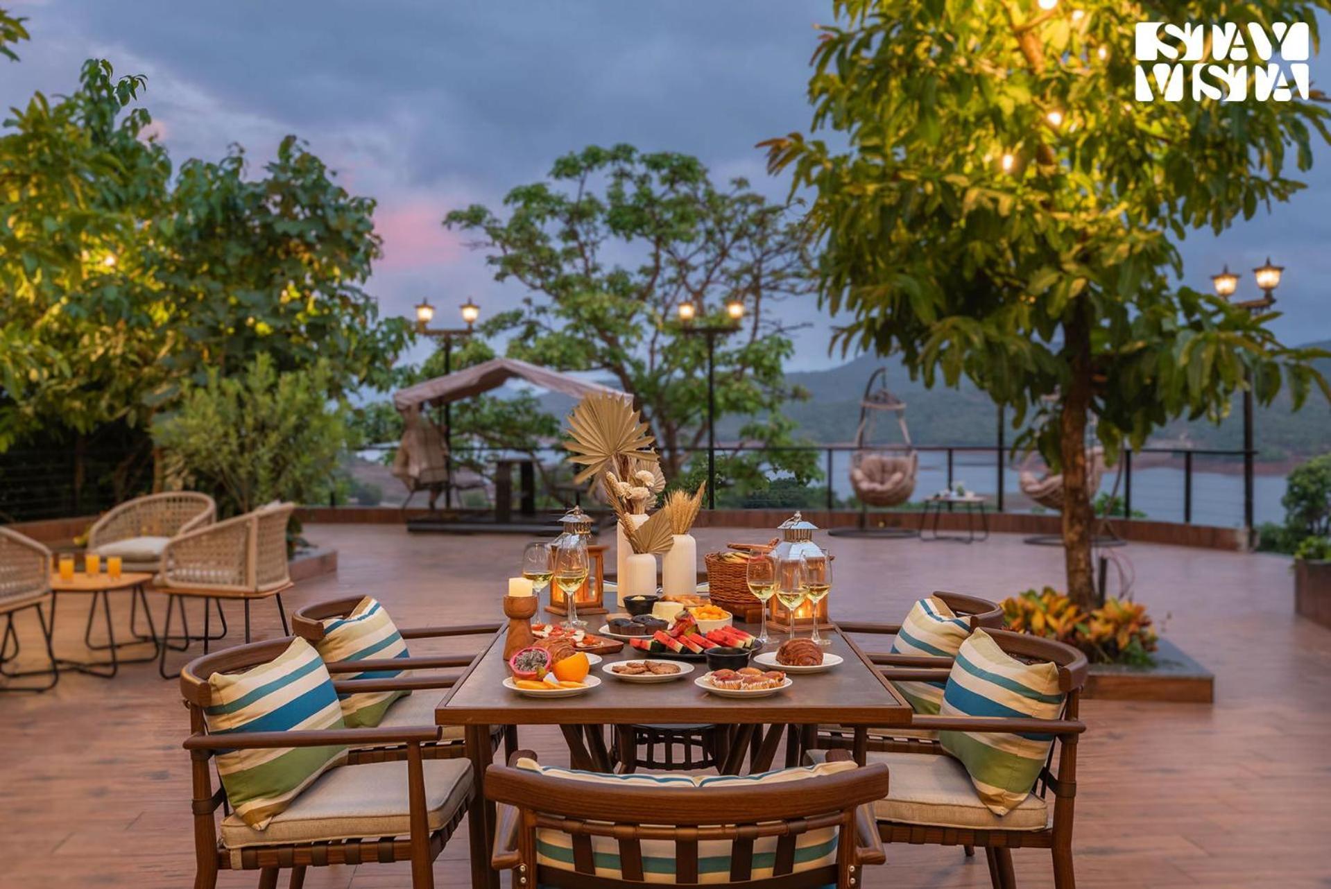 Stayvista At La Nirvana With Pool, Music Speaker & Indoor-Outdoor Game Lonavala Ngoại thất bức ảnh