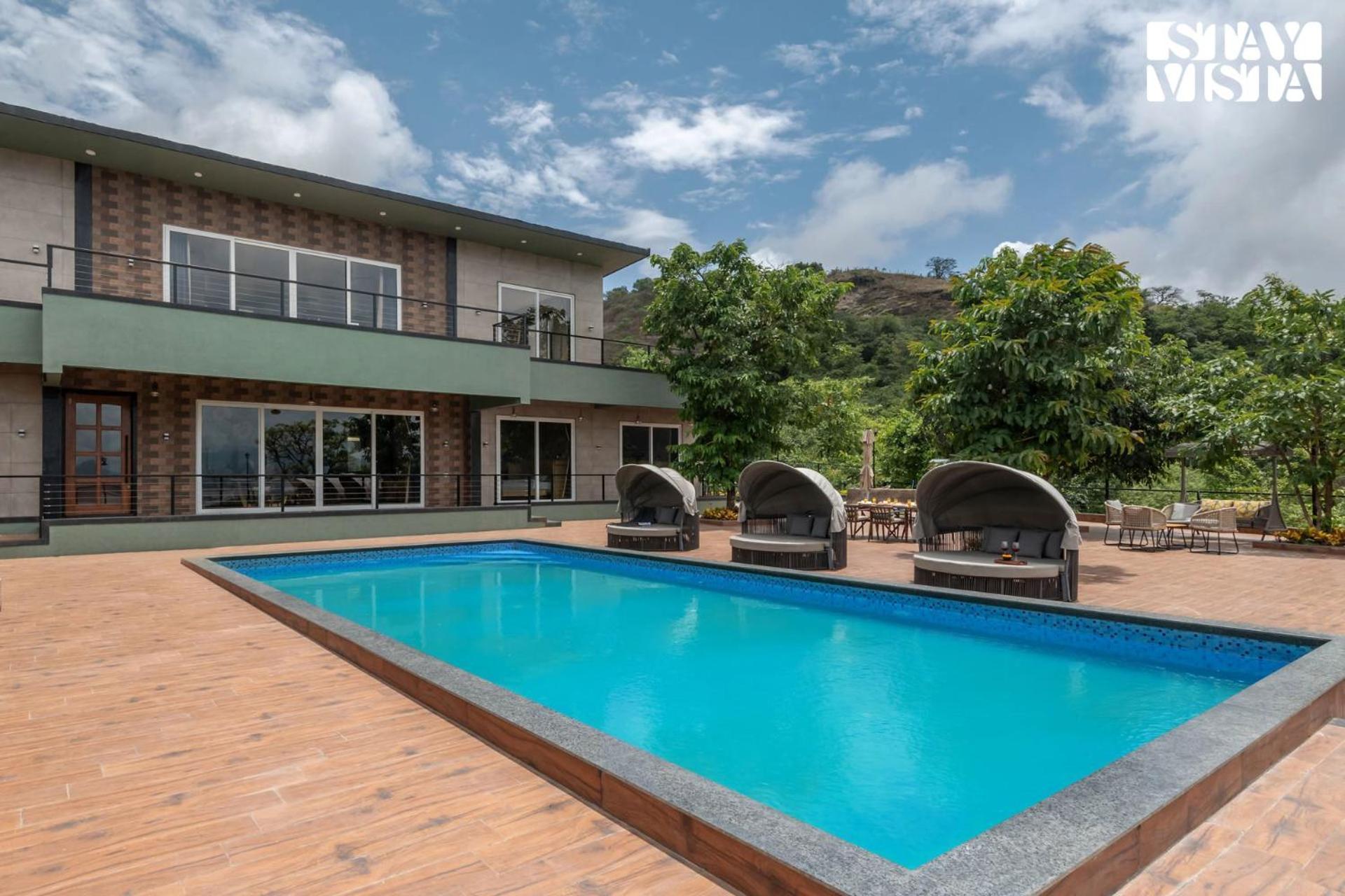Stayvista At La Nirvana With Pool, Music Speaker & Indoor-Outdoor Game Lonavala Ngoại thất bức ảnh